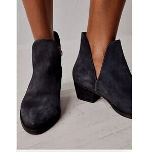 Free People Charm Double-V Suede Pull On Ankle Boots in Navy size 36.5 (6)